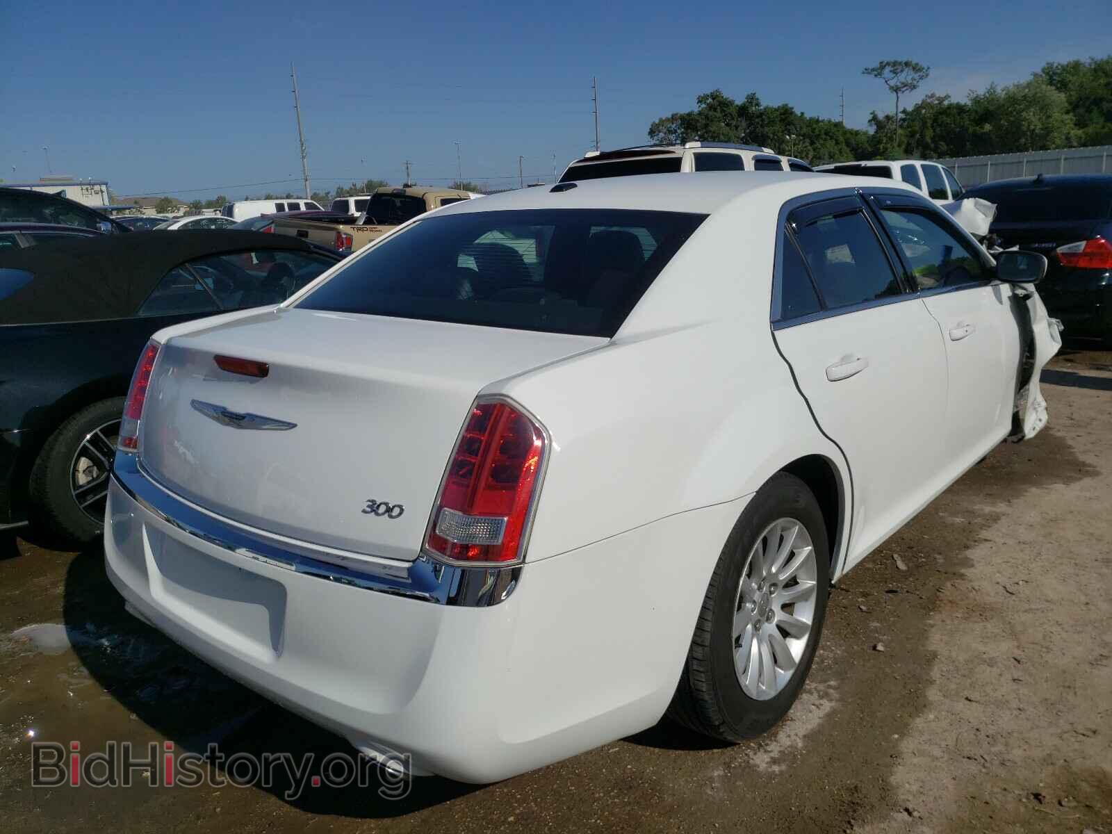 2014 CHRYSLER 300 - VIN: 2C3CCAAG9EH276089 - Фото 4