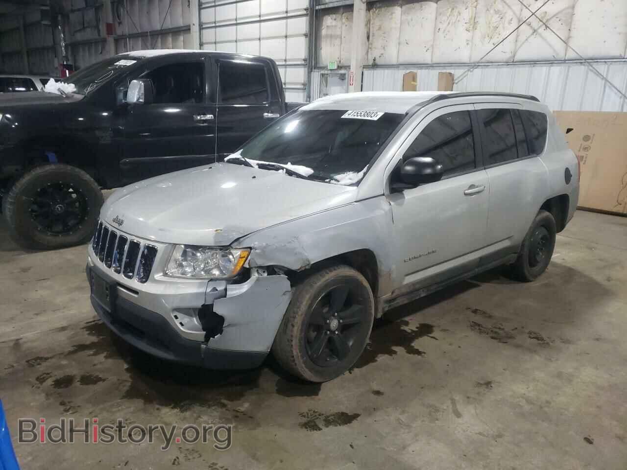 Photo 1J4NF1FB7BD183227 - JEEP COMPASS 2011