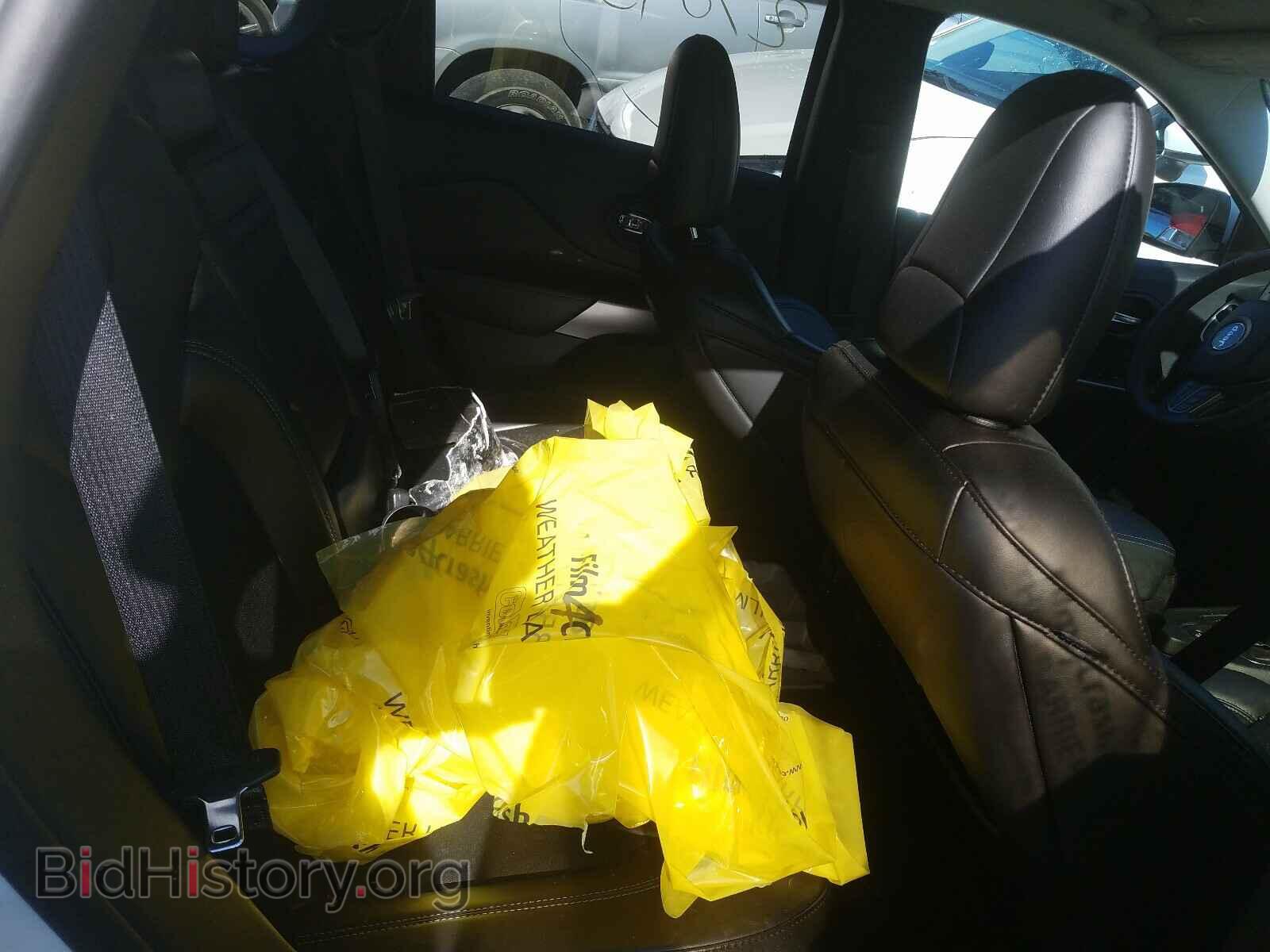 2019 JEEP CHEROKEE - VIN: 1C4PJLLB9KD324411 - Фото 6