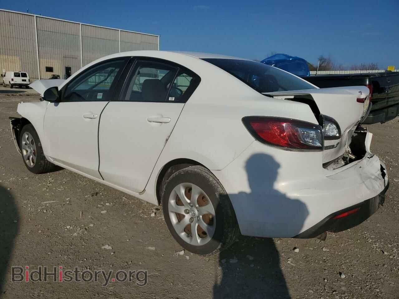 2011 MAZDA 3 - VIN: JM1BL1UG1B1420697 - Фото 2