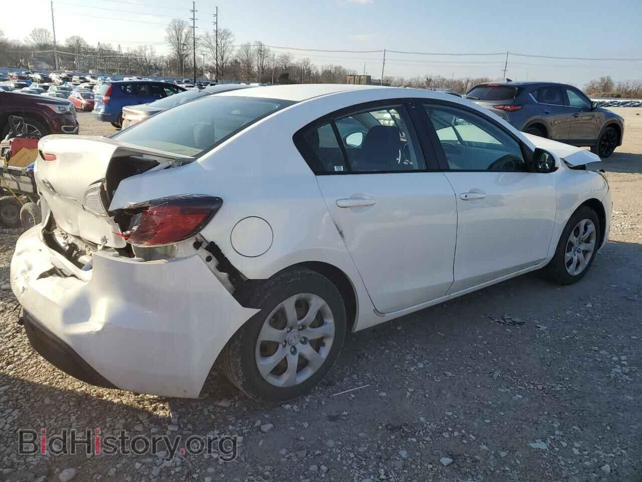 2011 MAZDA 3 - VIN: JM1BL1UG1B1420697 - Фото 3