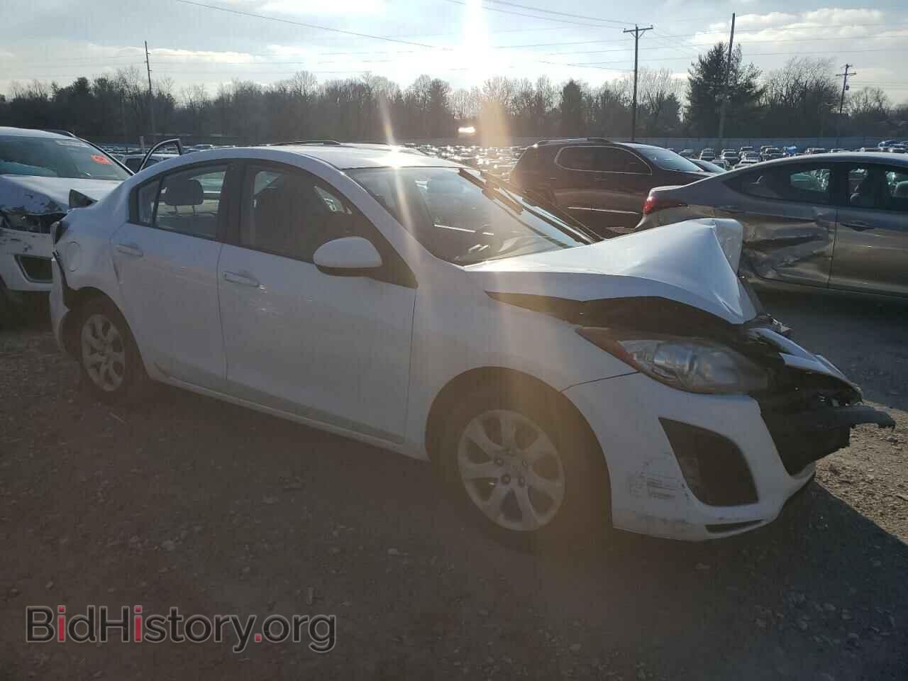 2011 MAZDA 3 - VIN: JM1BL1UG1B1420697 - Фото 4