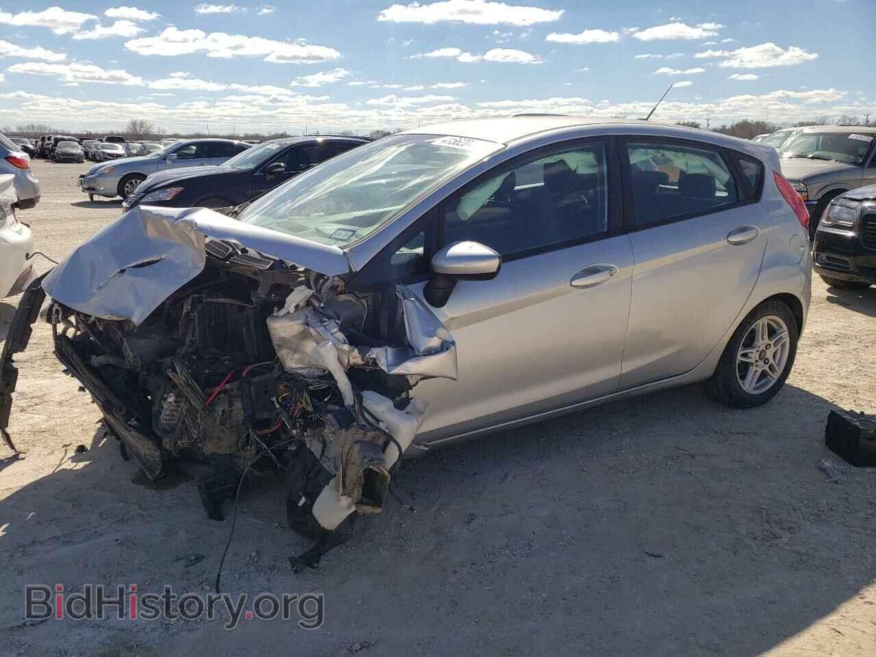 Photo 3FADP4EJ9KM143847 - FORD FIESTA 2019