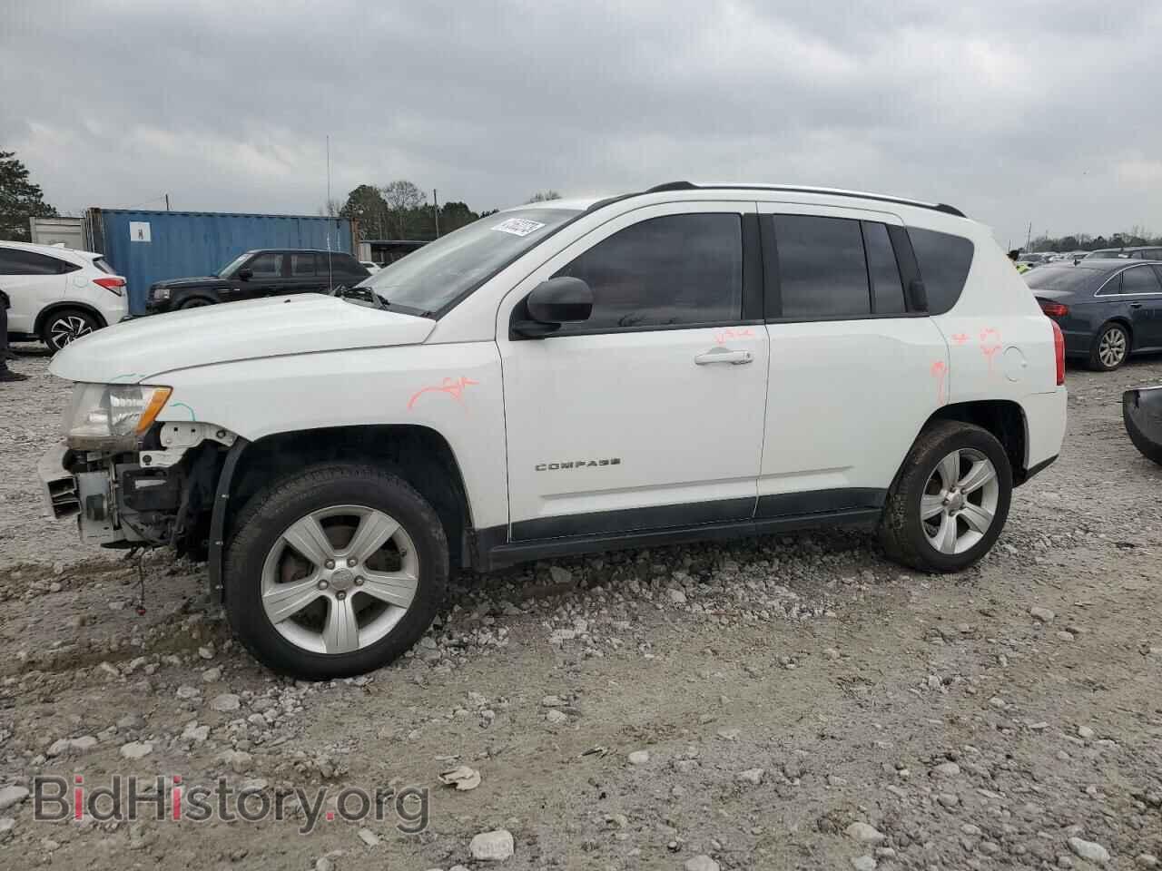 Photo 1J4NT1FAXBD246546 - JEEP COMPASS 2011