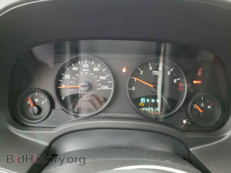 2011 Jeep COMPASS (VIN 1J4NT1FAXBD246546) — photo 9 of 14