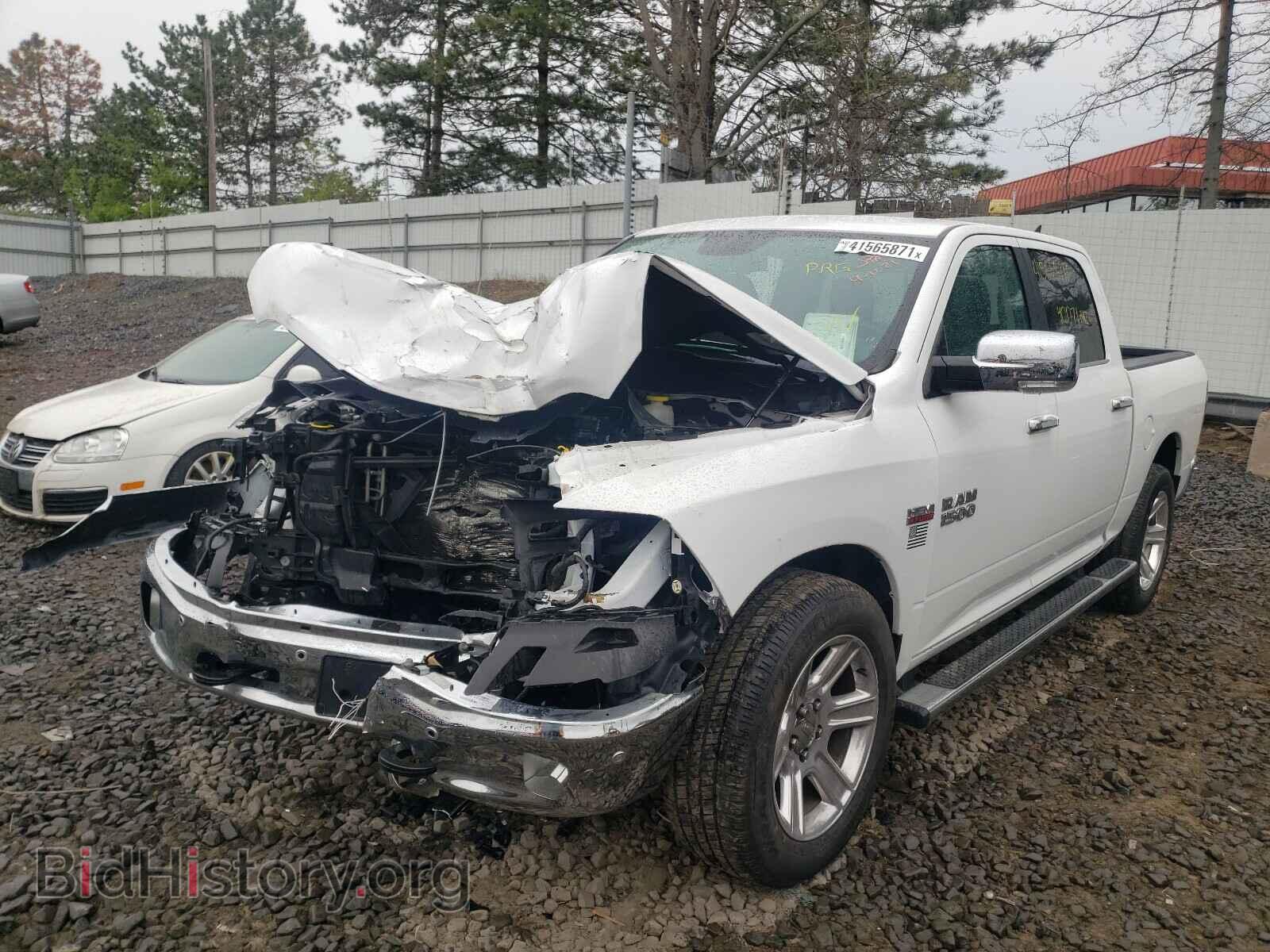 2017 RAM 1500 - VIN: 1C6RR6LT3HS662040 - Фото 2
