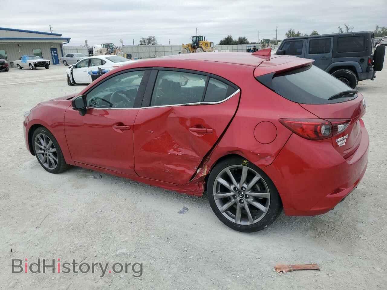 2018 MAZDA 3 - VIN: 3MZBN1L38JM197050 - Фото 2