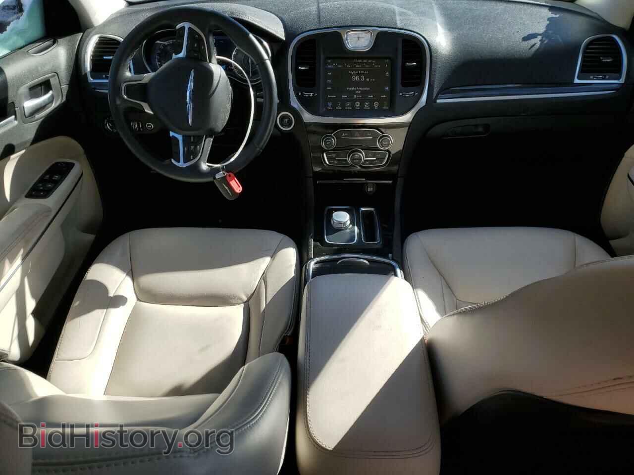 2016 CHRYSLER 300 - VIN: 2C3CCAAG7GH123701 - Фото 8