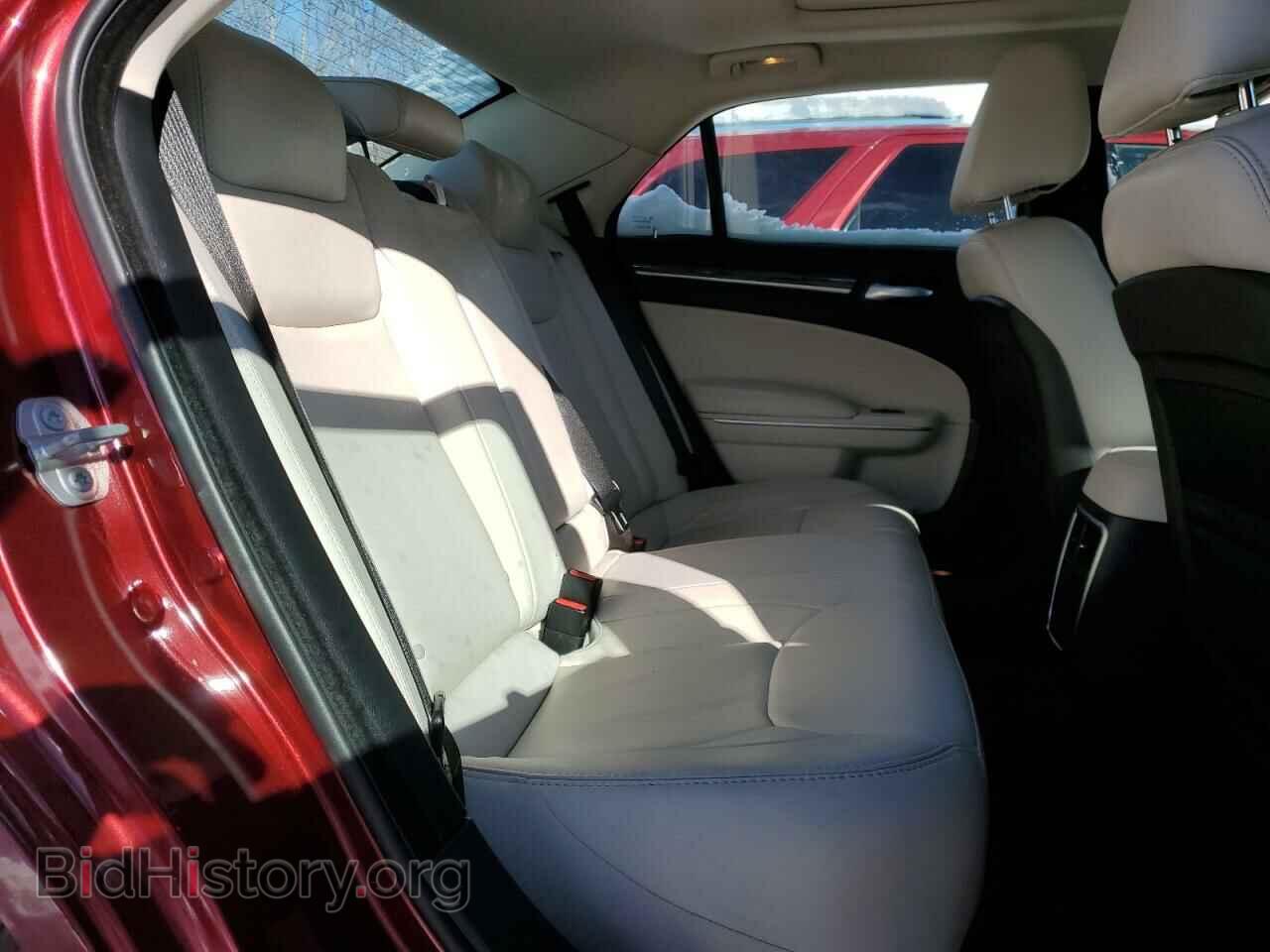 2016 CHRYSLER 300 - VIN: 2C3CCAAG7GH123701 - Фото 10
