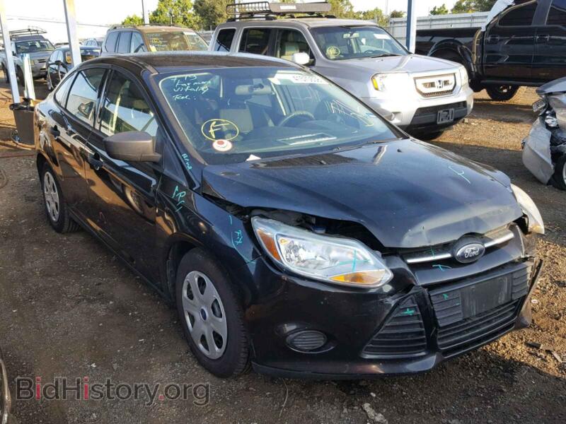 2012 Ford FOCUS Focus S (VIN 1FAHP3E2XCL340873) — фото 1 из 10, Copart, повреждение: передняя часть