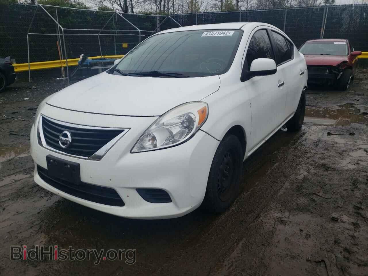 2013 NISSAN VERSA - VIN: 3N1CN7AP1DL825303 - Фото 2