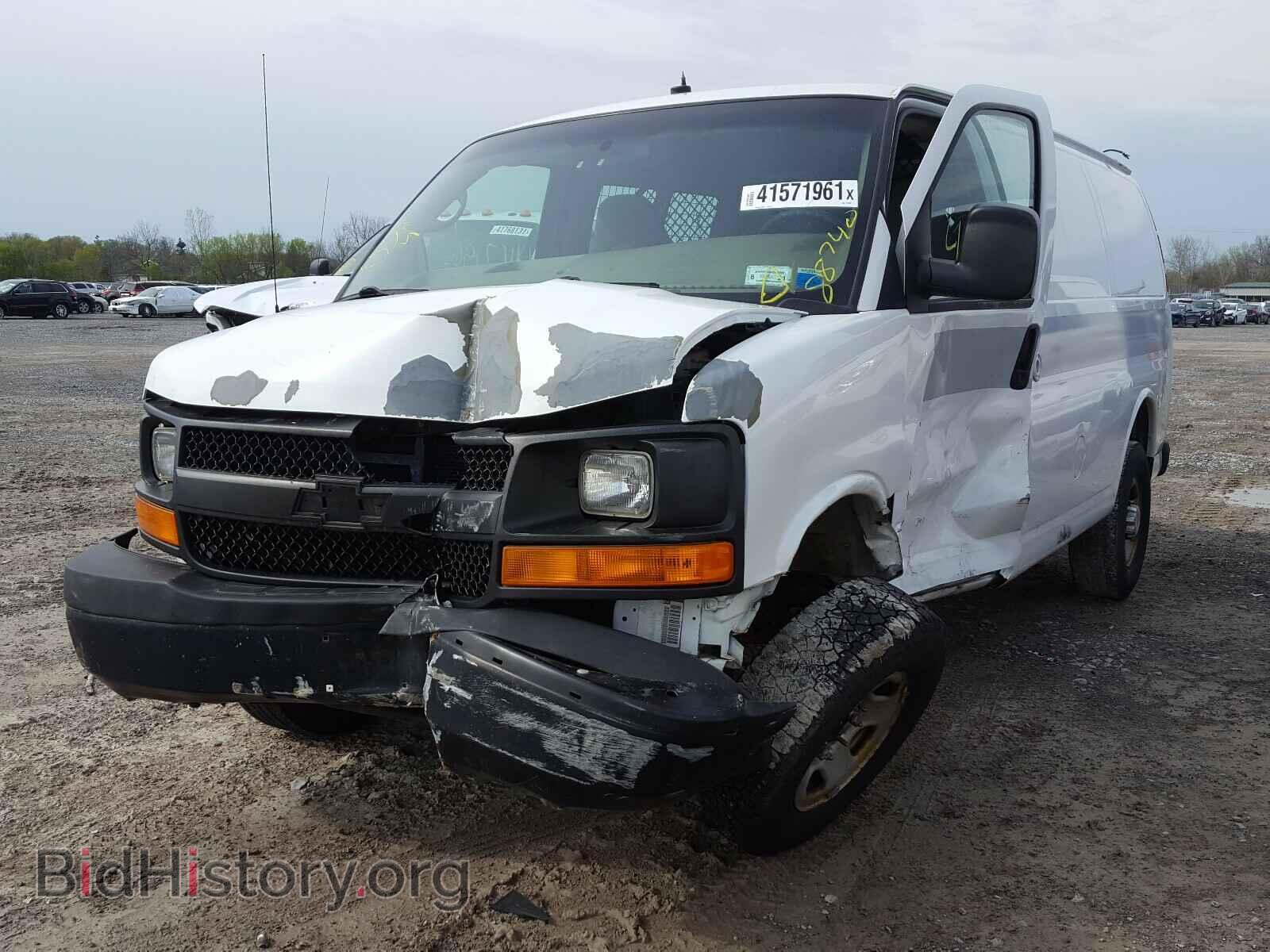 2011 CHEVROLET EXPRESS - VIN: 1GCWGFCA6B1177095 - Фото 2