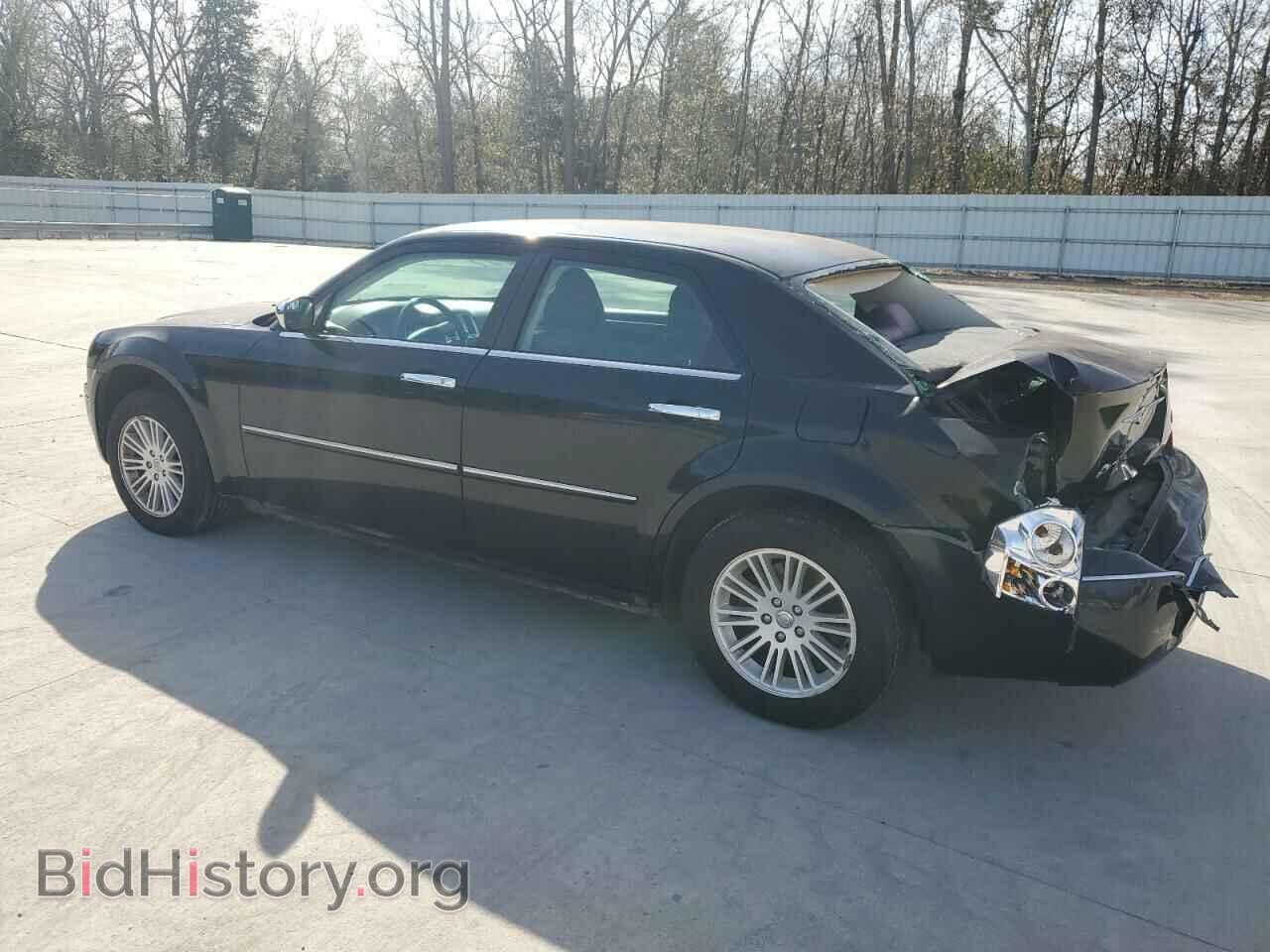 2010 CHRYSLER 300 - VIN: 2C3CA5CV2AH163202 - Фото 2