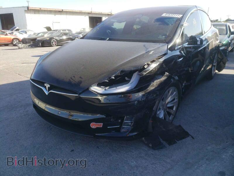 2019 Tesla MODEL X (VIN 5YJXCDE25KF211819) — фото 2 из 10