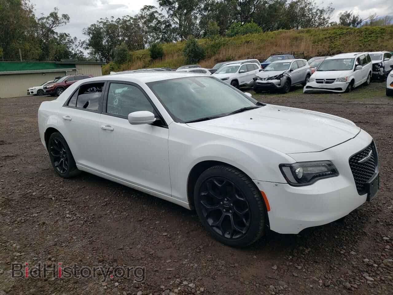 2019 CHRYSLER 300 - VIN: 2C3CCABG1KH562903 - Фото 4