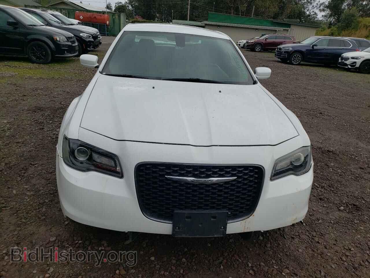 2019 CHRYSLER 300 - VIN: 2C3CCABG1KH562903 - Фото 5