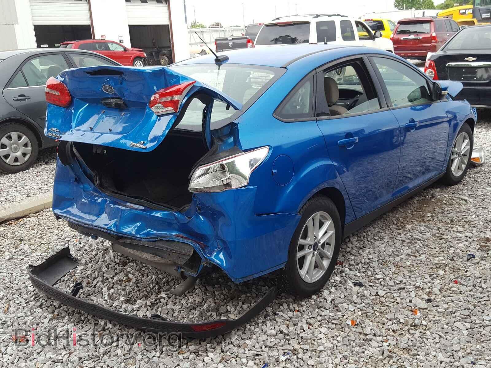 2016 FORD FOCUS - VIN: 1FADP3F2XGL379532 - Photo 4