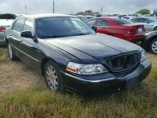 Photo 2LNBL8CV7BX755149 - LINCOLN TOWNCAR 2011