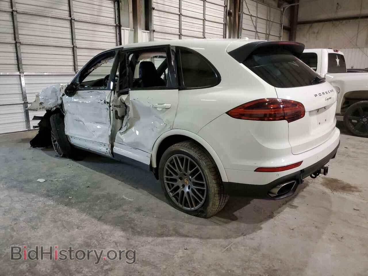 2017 PORSCHE CAYENNE - VIN: WP1AA2A26HKA81002 - Фото 2