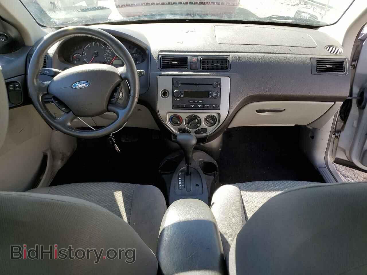 2007 FORD FOCUS - VIN: 1FAFP31N87W207122 - Фото 8