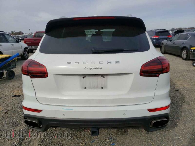 2016 Porsche CAYENNE (VIN WP1AA2A20GLA10807) — photo 6 of 13