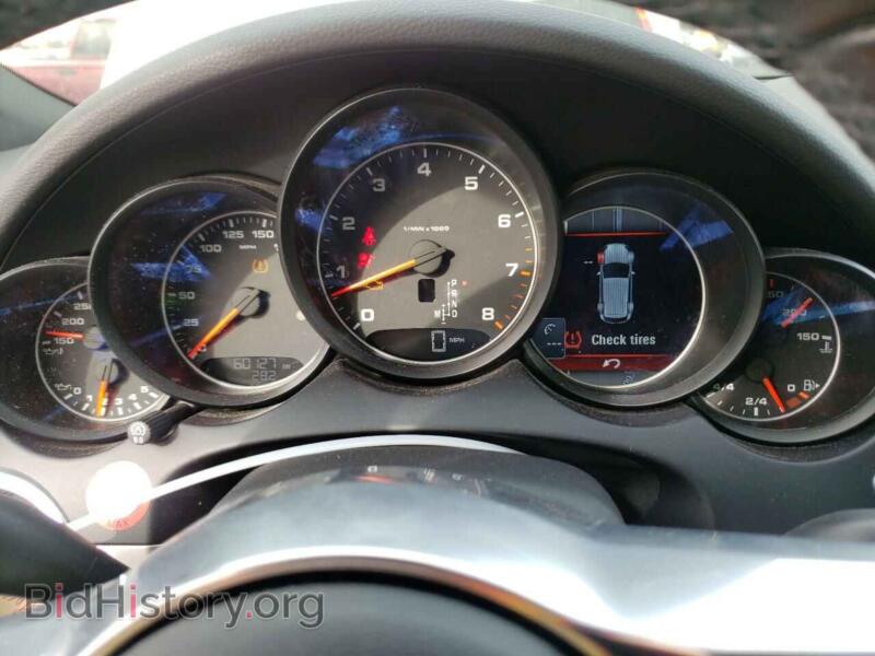 2016 Porsche CAYENNE (VIN WP1AA2A20GLA10807) — photo 9 of 13