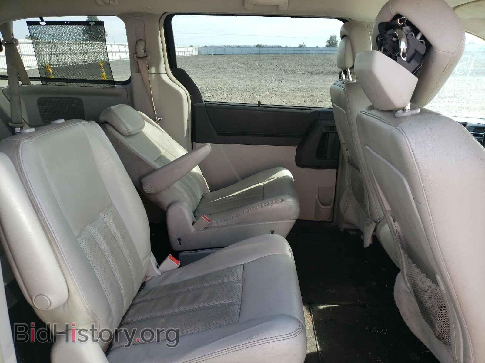 2010 CHRYSLER MINIVAN - VIN: 2A4RR8DX1AR415932 - Фото 6