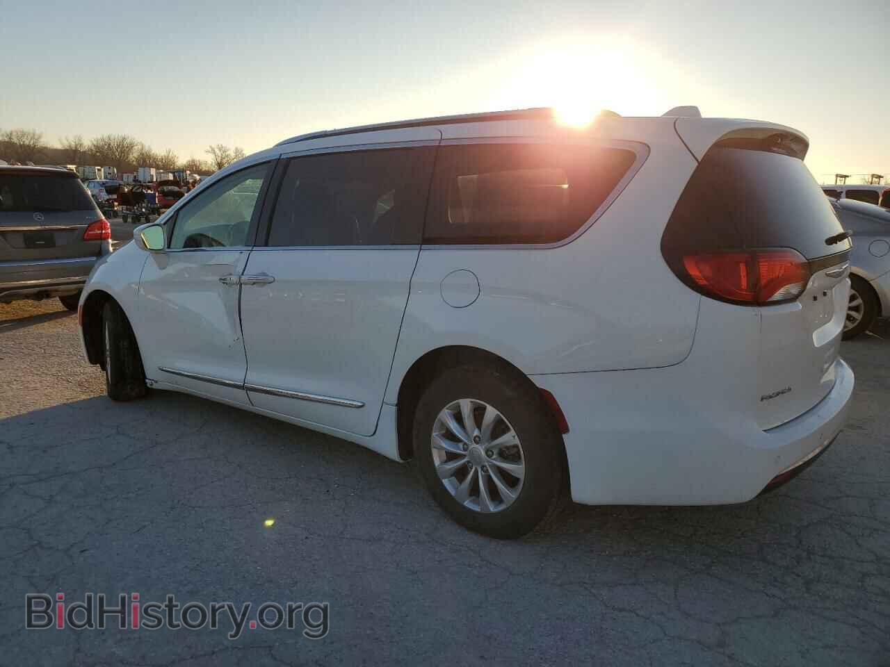 2018 CHRYSLER PACIFICA - VIN: 2C4RC1BG1JR211522 - Фото 2