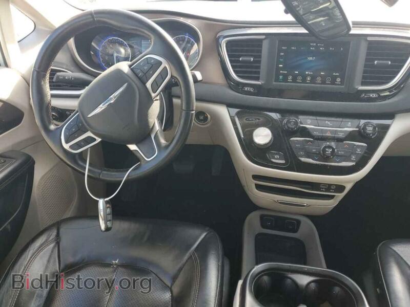 2018 Chrysler PACIFICA (VIN 2C4RC1BG1JR211522) — photo 8 of 13