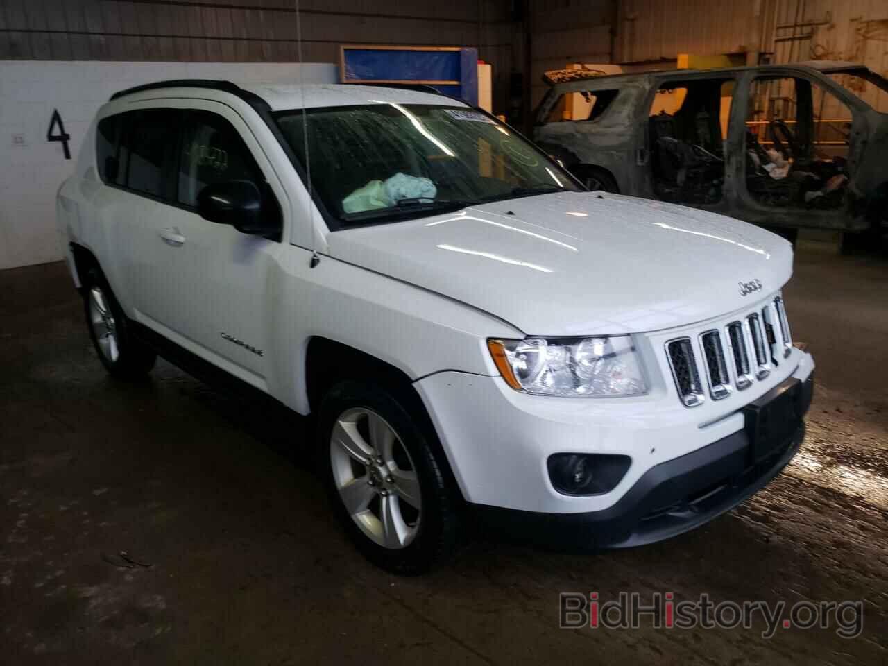 Photo 1J4NF1FB6BD158626 - JEEP COMPASS 2011