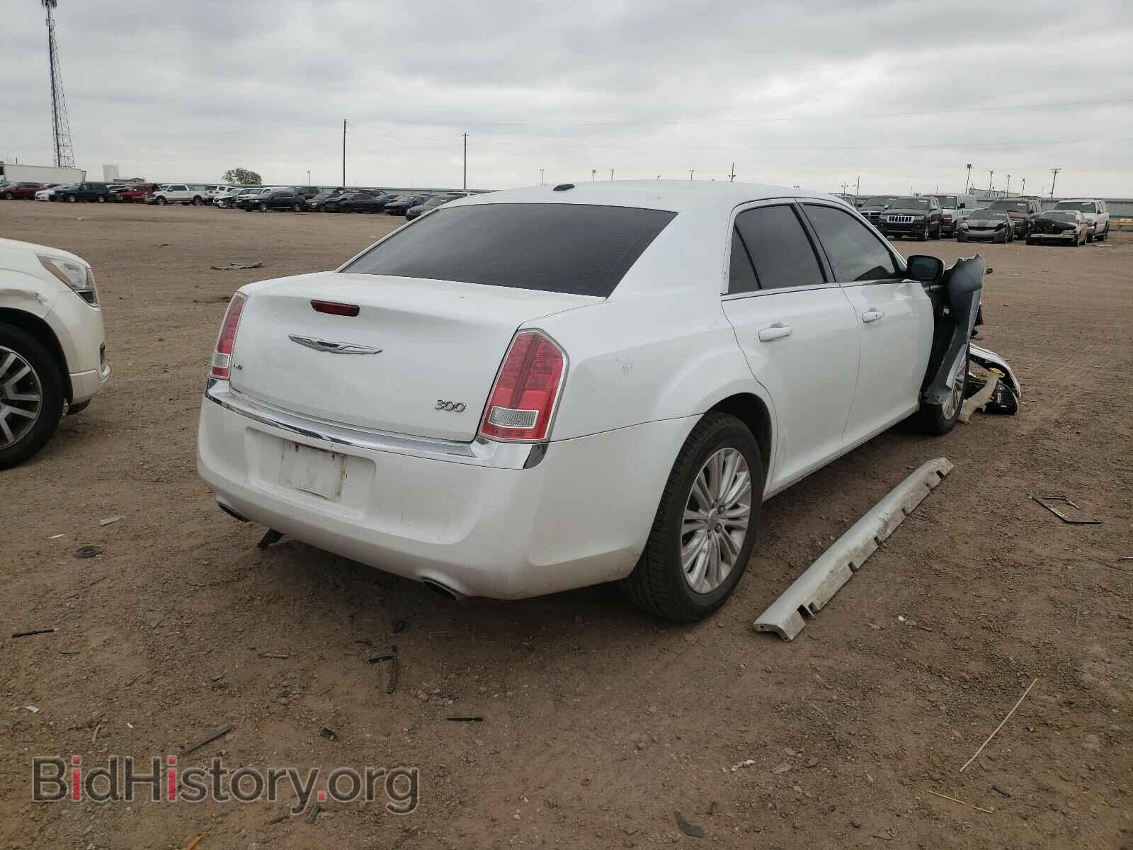 2014 CHRYSLER 300 - VIN: 2C3CCARG5EH355800 - Фото 4