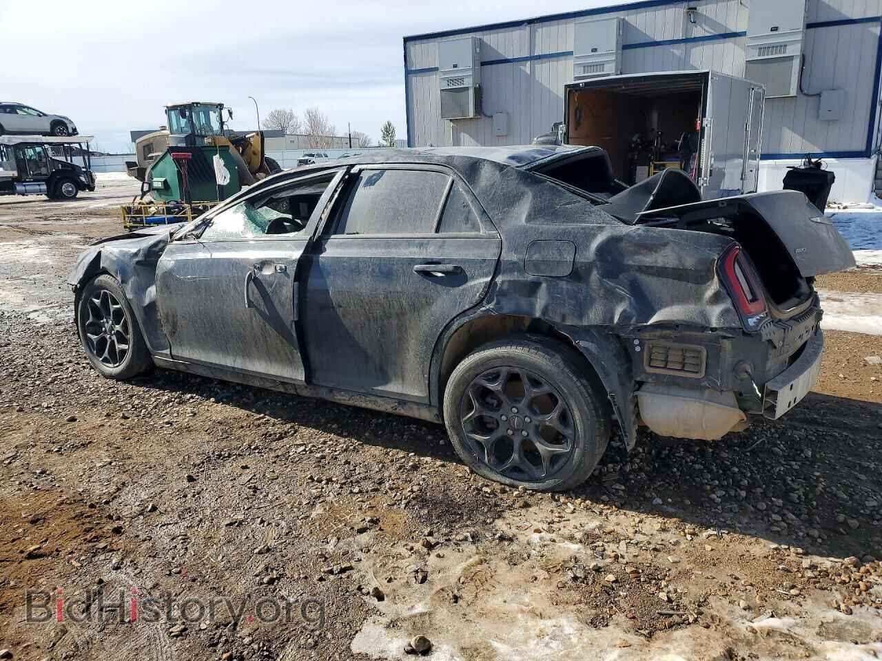 2019 CHRYSLER 300 - VIN: 2C3CCAGG1KH698375 - Photo 2