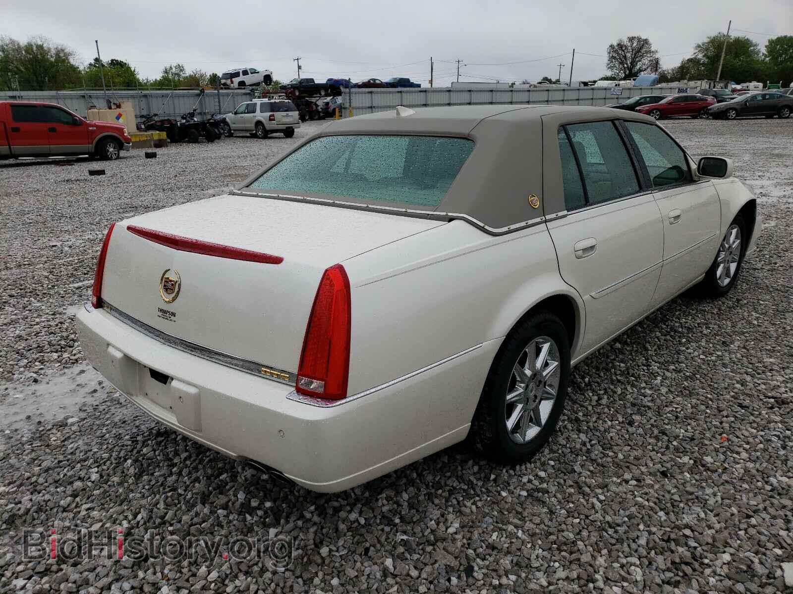 2011 CADILLAC DTS - VIN: 1G6KD5E60BU122704 - Фото 4