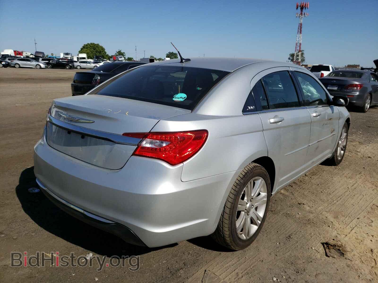 2012 CHRYSLER 200 - VIN: 1C3CCBAB2CN317502 - Фото 4
