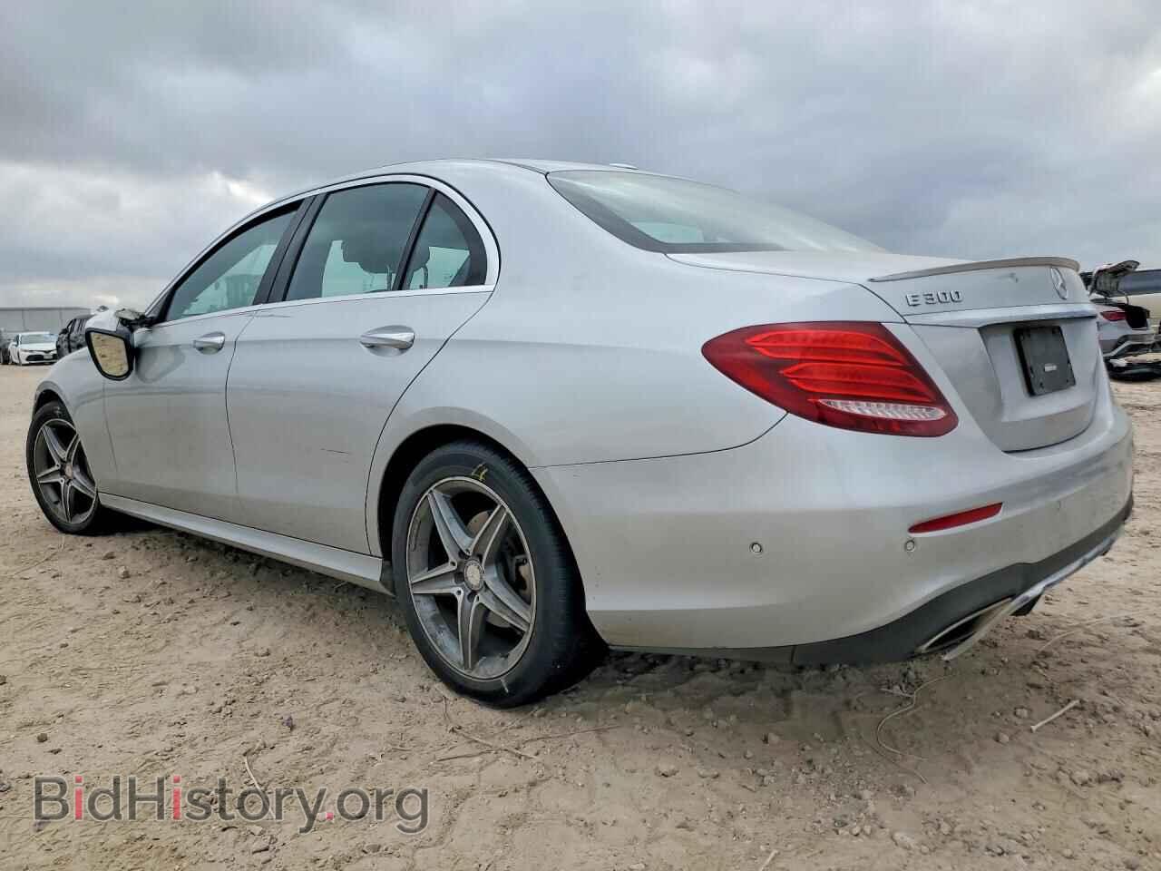 2017 MERCEDES-BENZ E-CLASS - VIN: WDDZF4KB8HA056744 - Фото 2