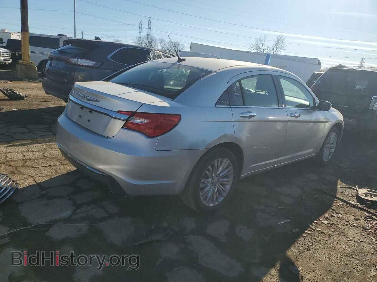 2011 CHRYSLER 200 - VIN: 1C3BC2FG8BN533725 - Фото 3