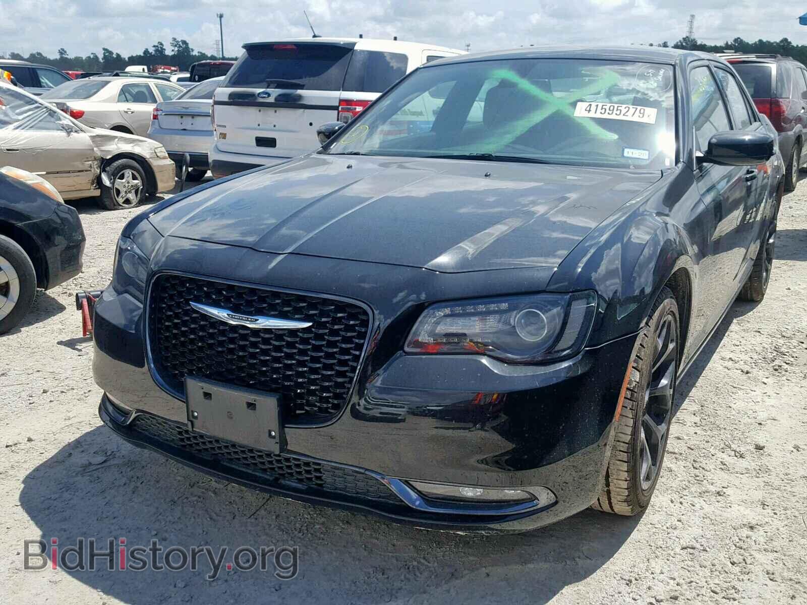 2019 CHRYSLER 300 - VIN: 2C3CCABG9KH516767 - Фото 2