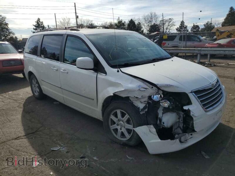2010 Chrysler MINIVAN (VIN 2A4RR5D10AR221855) — photo 4 of 13