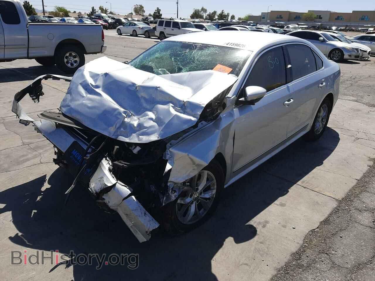 2017 VOLKSWAGEN PASSAT - VIN: 1VWAT7A3XHC071758 - Фото 2