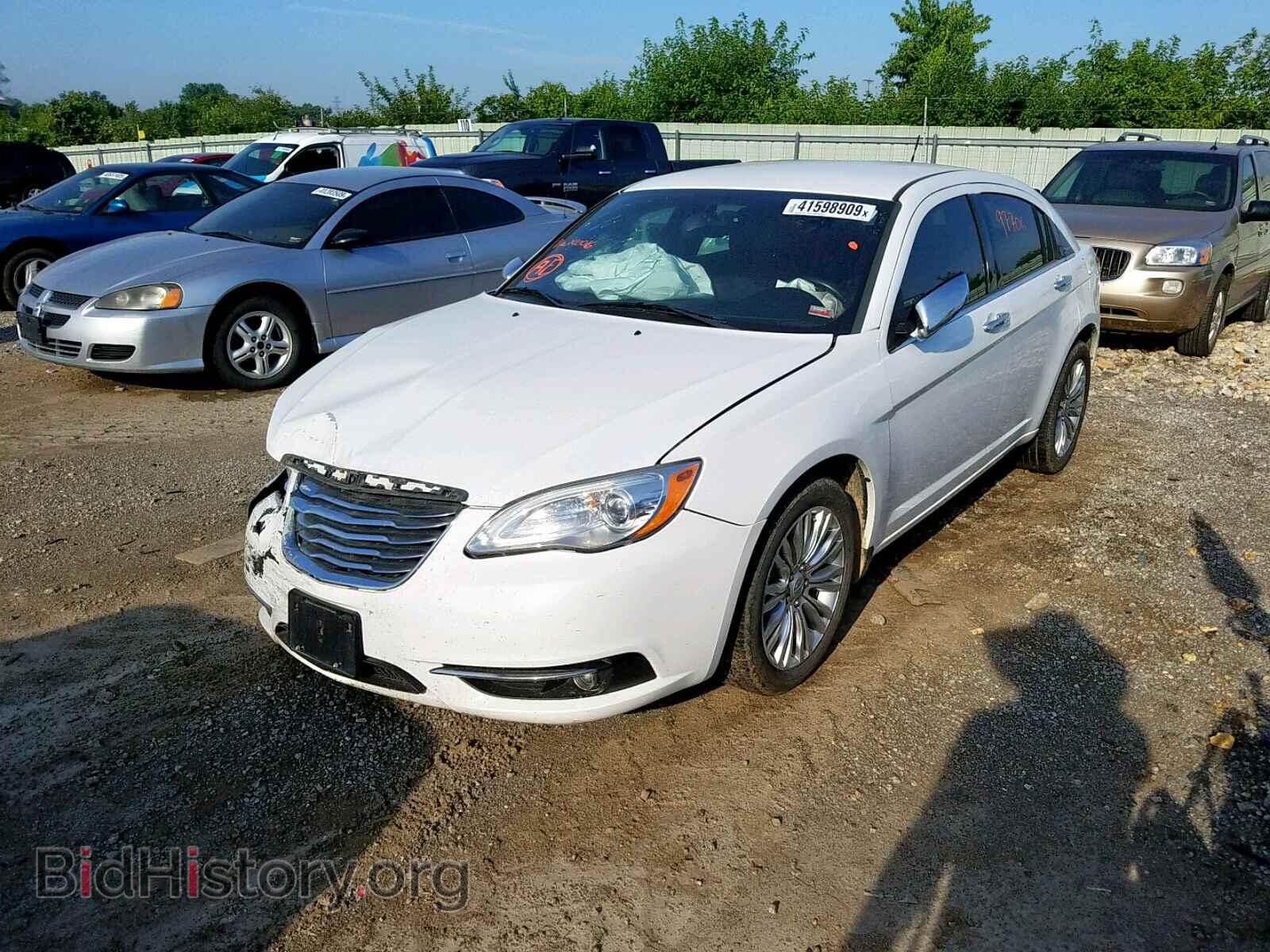 2012 CHRYSLER 200 - VIN: 1C3CCBCG5CN140016 - Фото 2