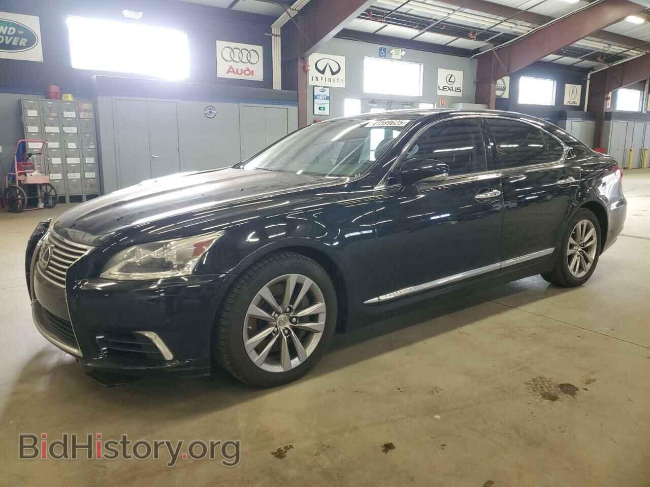 Фотография JTHCL5EF5F5025453 - LEXUS LS460 2015