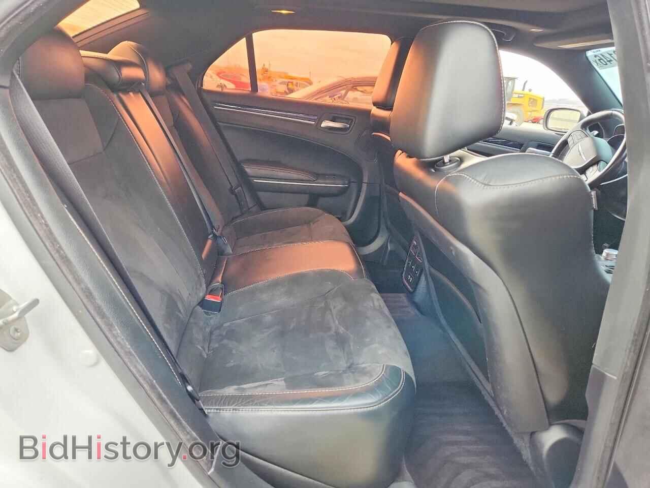 2017 CHRYSLER 300 - VIN: 2C3CCABT6HH635592 - Фото 10