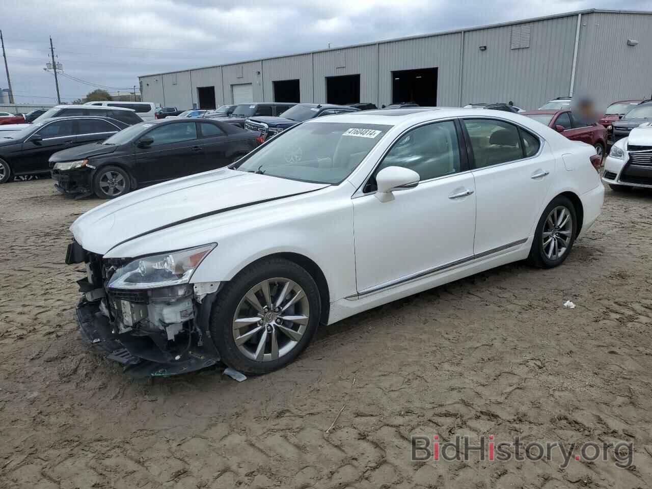 Photo JTHCL5EF6G5027052 - LEXUS LS460 2016