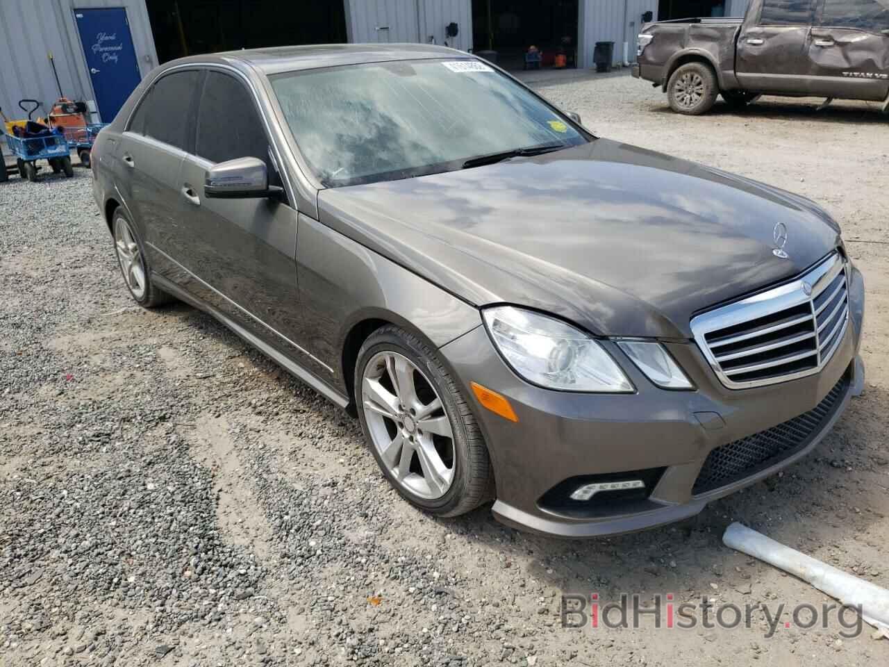 Photo WDDHF5GB5BA512068 - MERCEDES-BENZ E-CLASS 2011