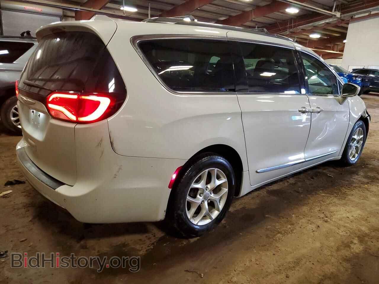 2017 CHRYSLER PACIFICA - VIN: 2C4RC1EGXHR653656 - Фото 3