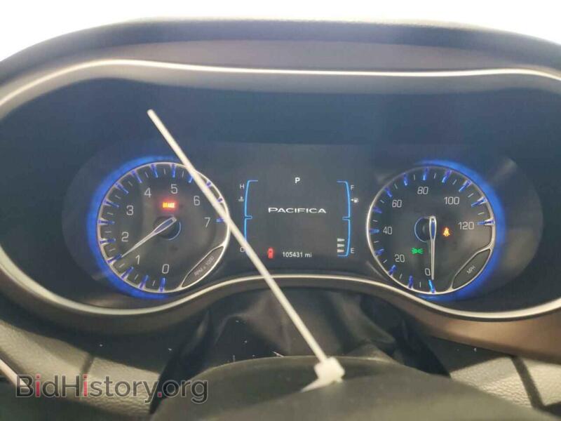 2017 Chrysler PACIFICA (VIN 2C4RC1BGXHR753082) — photo 9 of 13