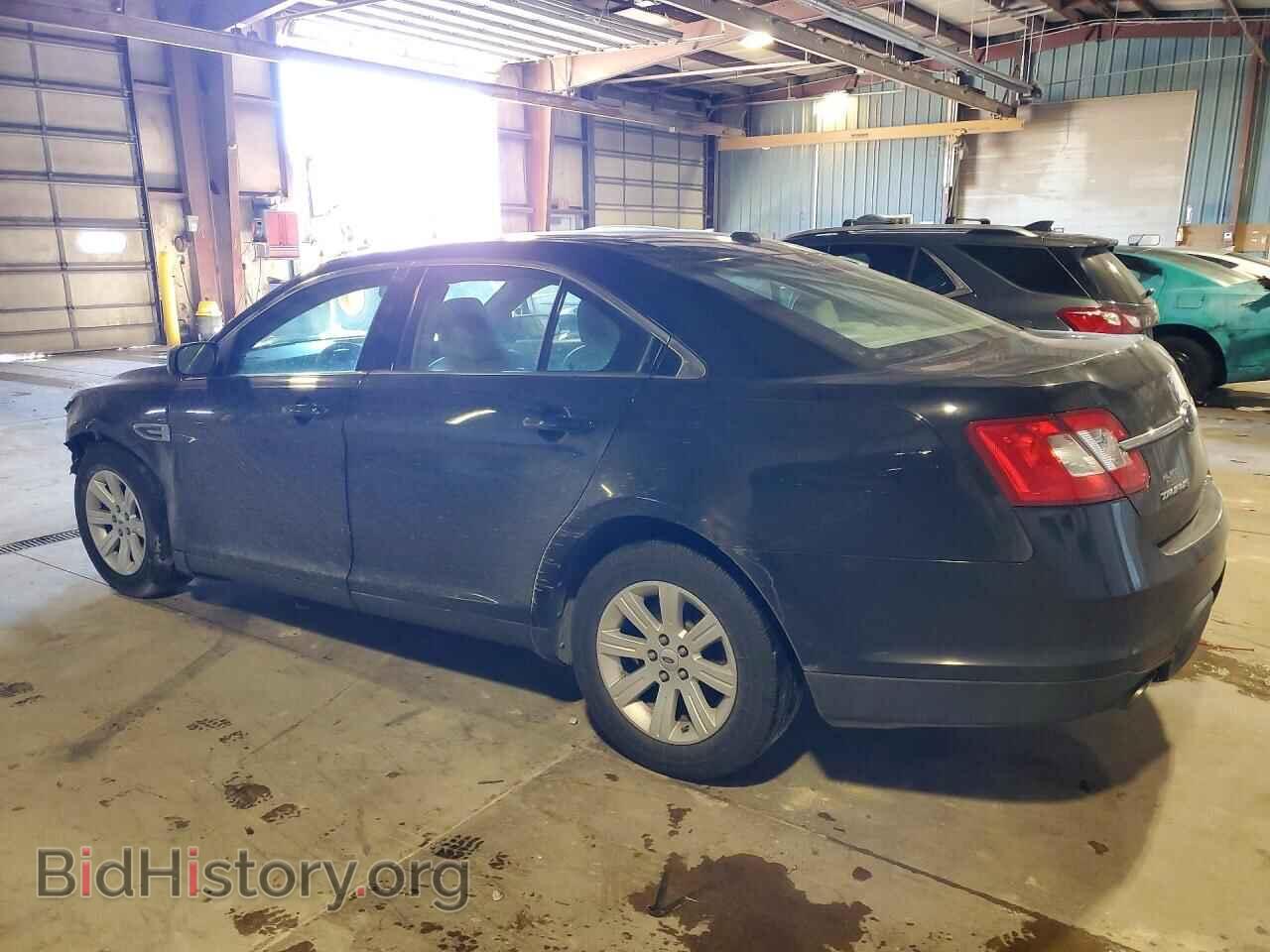 2010 FORD TAURUS - VIN: 1FAHP2DW2AG147623 - Фото 2