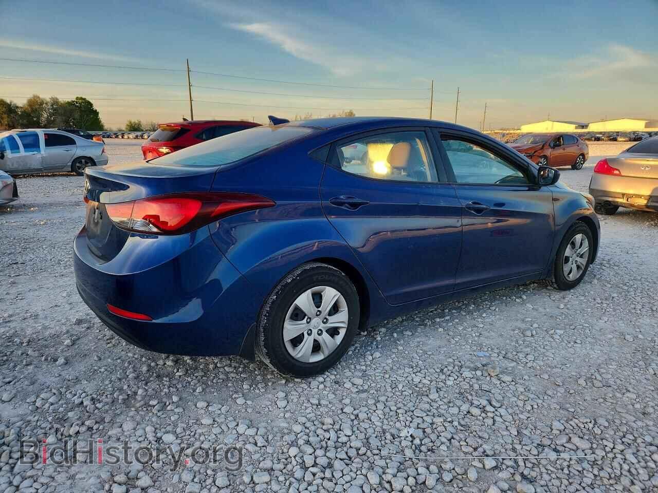 2016 HYUNDAI ELANTRA - VIN: 5NPDH4AE2GH785713 - Фото 3