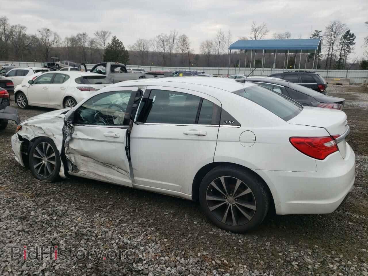 2013 CHRYSLER 200 - VIN: 1C3CCBBG1DN715876 - Фото 2