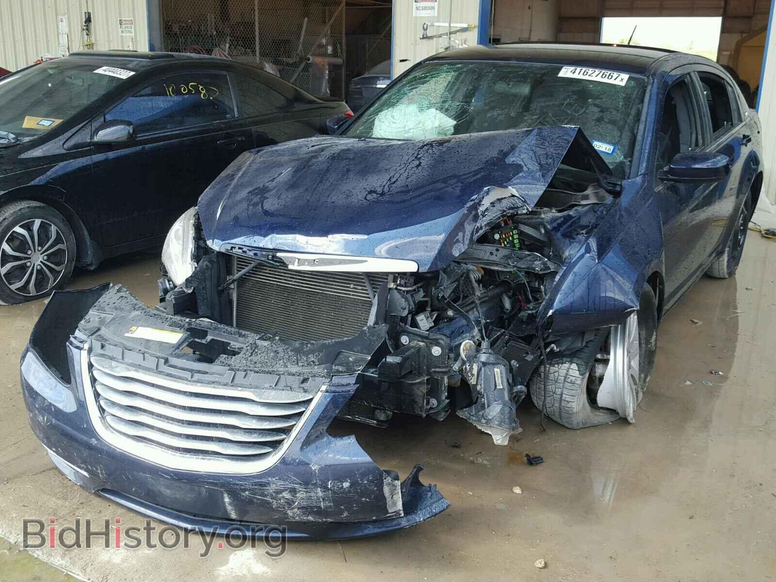 2013 CHRYSLER 200 - VIN: 1C3CCBBB6DN542621 - Фото 2
